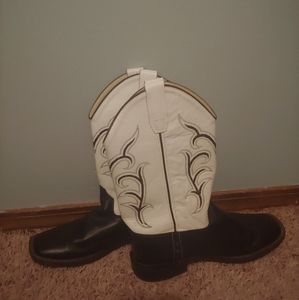 Women's Black and White Cowgirl Boots